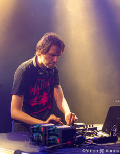 DJ