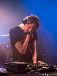 DJ