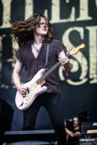 Tyler Bryant-4121-Modifier