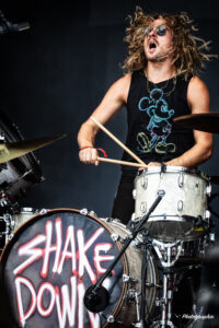 Tyler Bryant-4157-Modifier