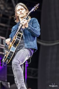 Miles Kennedy-6466-Modifier