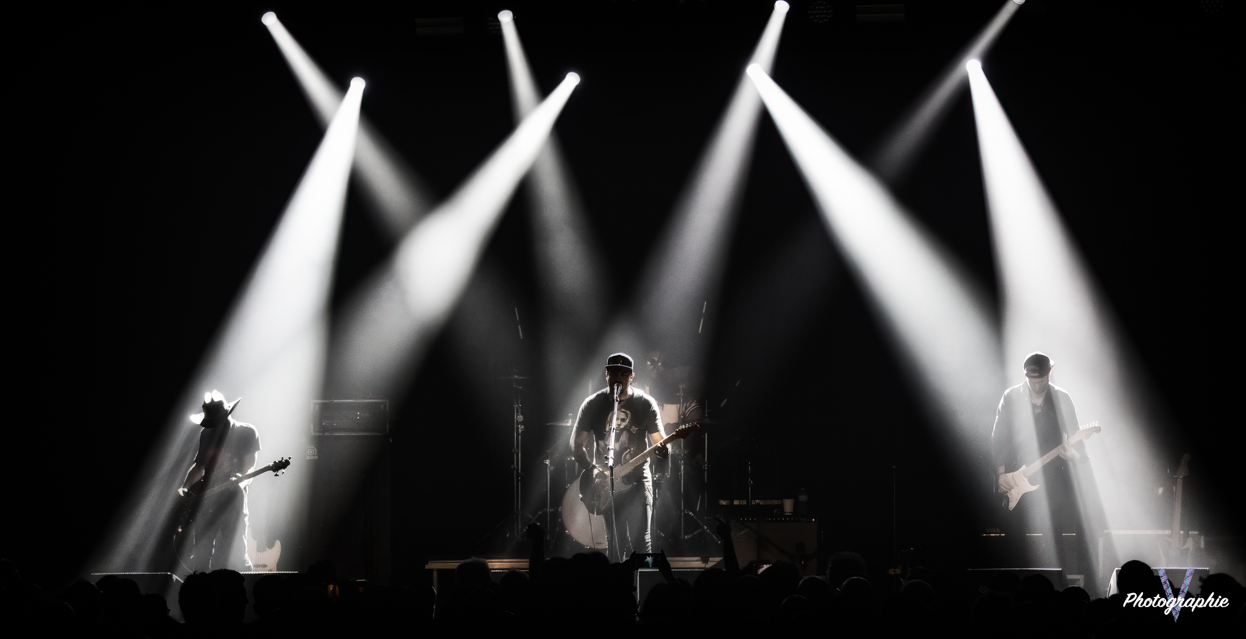 AYRON JONES + THOSE DAMN CROWS – Elysée Montmartre 19/10/2023