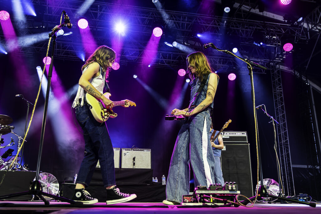 24-07-19-soiree-2-guitare-en-scene-dm-8502-Avec accentuation-Bruit