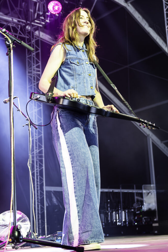 24-07-19-soiree-2-guitare-en-scene-dm-8522-Avec accentuation-Bruit