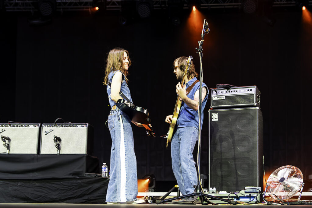 24-07-19-soiree-2-guitare-en-scene-dm-8620-Avec accentuation-Bruit