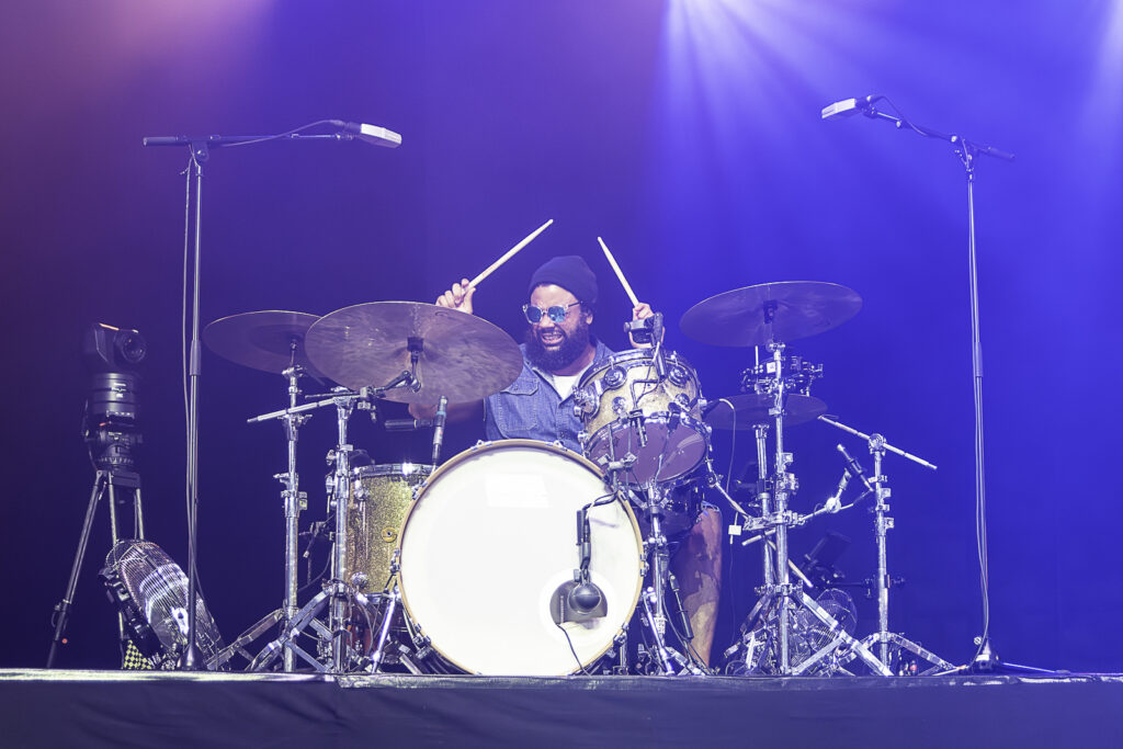 24-07-19-soiree-2-guitare-en-scene-dm-8715-Avec accentuation-Bruit