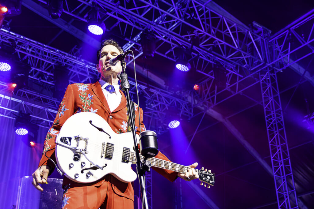 24-07-19-soiree-2-guitare-en-scene-dm-8803-Avec accentuation-Bruit