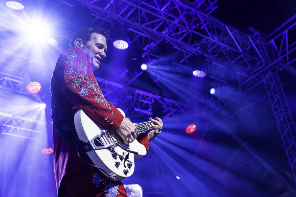 24-07-19-soiree-2-guitare-en-scene-dm-8809-Avec accentuation-Bruit