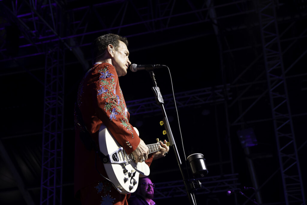 24-07-19-soiree-2-guitare-en-scene-dm-8818-Avec accentuation-Bruit