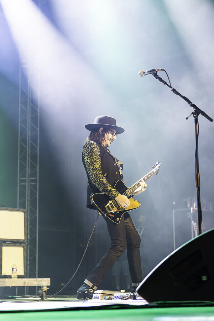 24-07-19-soiree-2-guitare-en-scene-dm-8968-Avec accentuation-Bruit