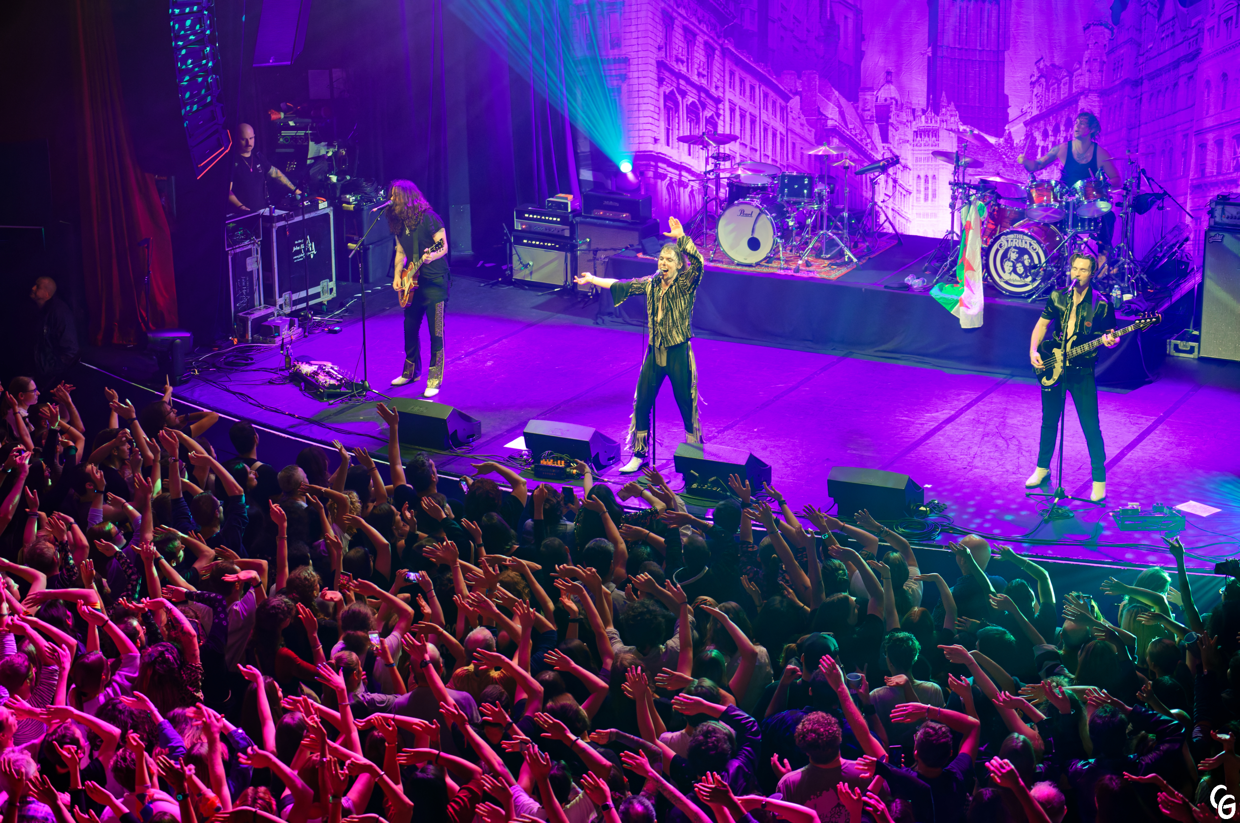 THE STRUTS + BARNS COURTNEY + JAMES BRUNER – Le Bataclan -12/10/24