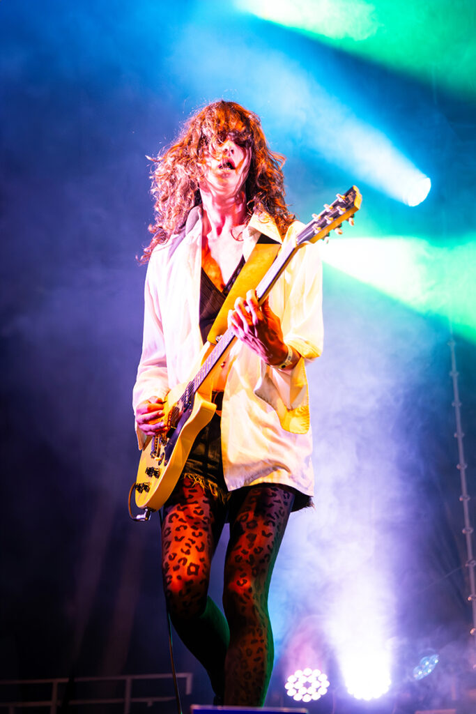 250716-dynamite-shakers--guitare-en-scene-dm-5661-Avec accentuation-Bruit