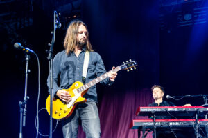 250716-eagle-eye-cherry-guitare-en-scene-dm-5268-Avec accentuation-Bruit