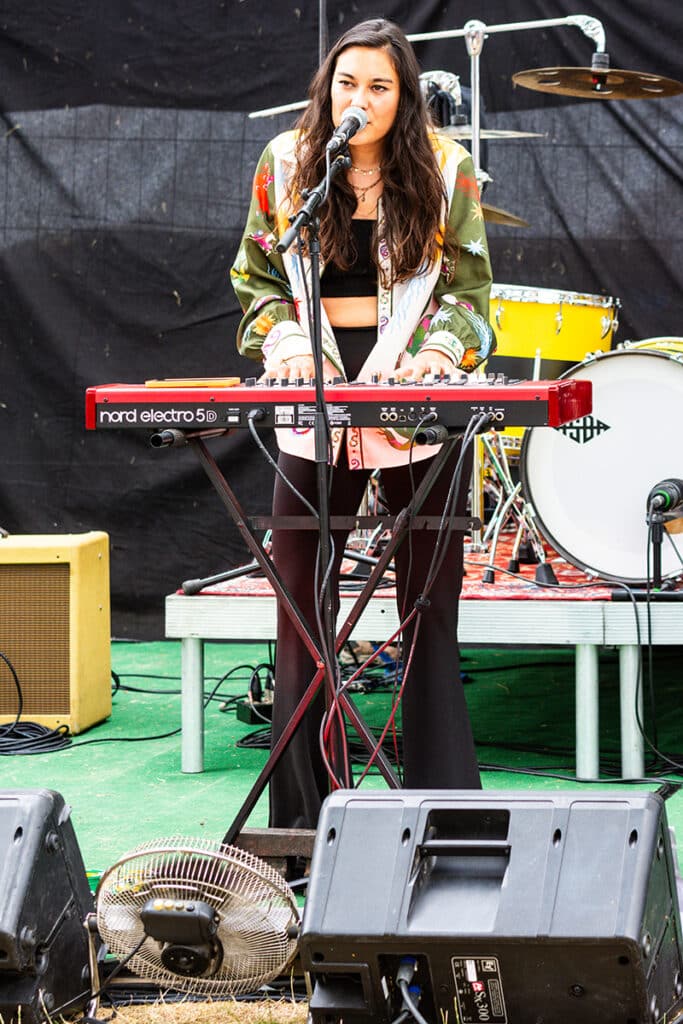 250716-jango-janice-guitare-en-scene-dm-26509