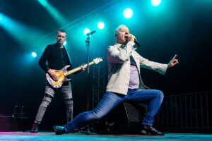 250716-simple-minds-cherry-guitare-en-scene-dm-5544