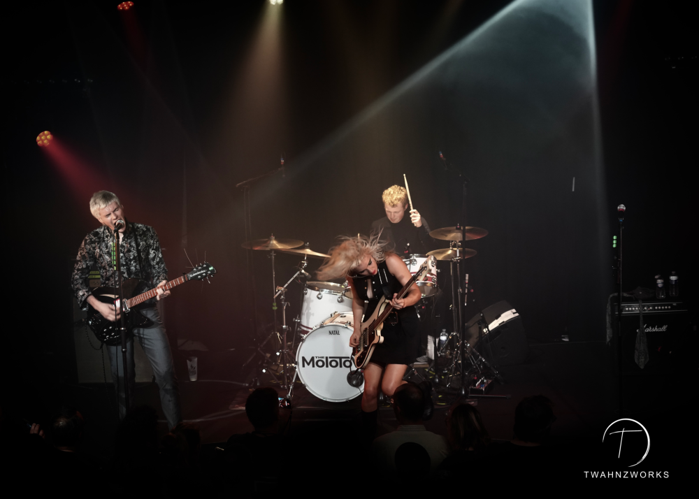 THE MOLOTOVS + THE VELVET HANDS – La Machine du Moulin Rouge et Le Ferrailleur -01 et 12/10/26
